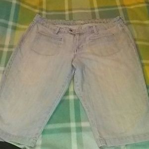 Old Navy woman Capris pants size 16